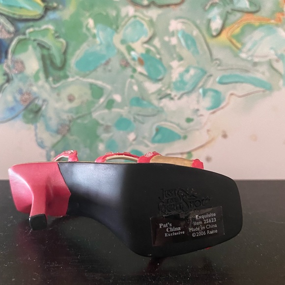 Just the right shoe by Raine - Picture 4 of 5